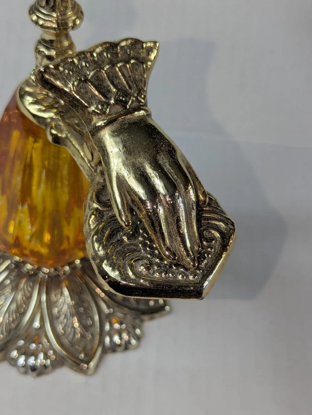Vintage Hollywood Regency “Handy Andy” Vanity Clip Stand